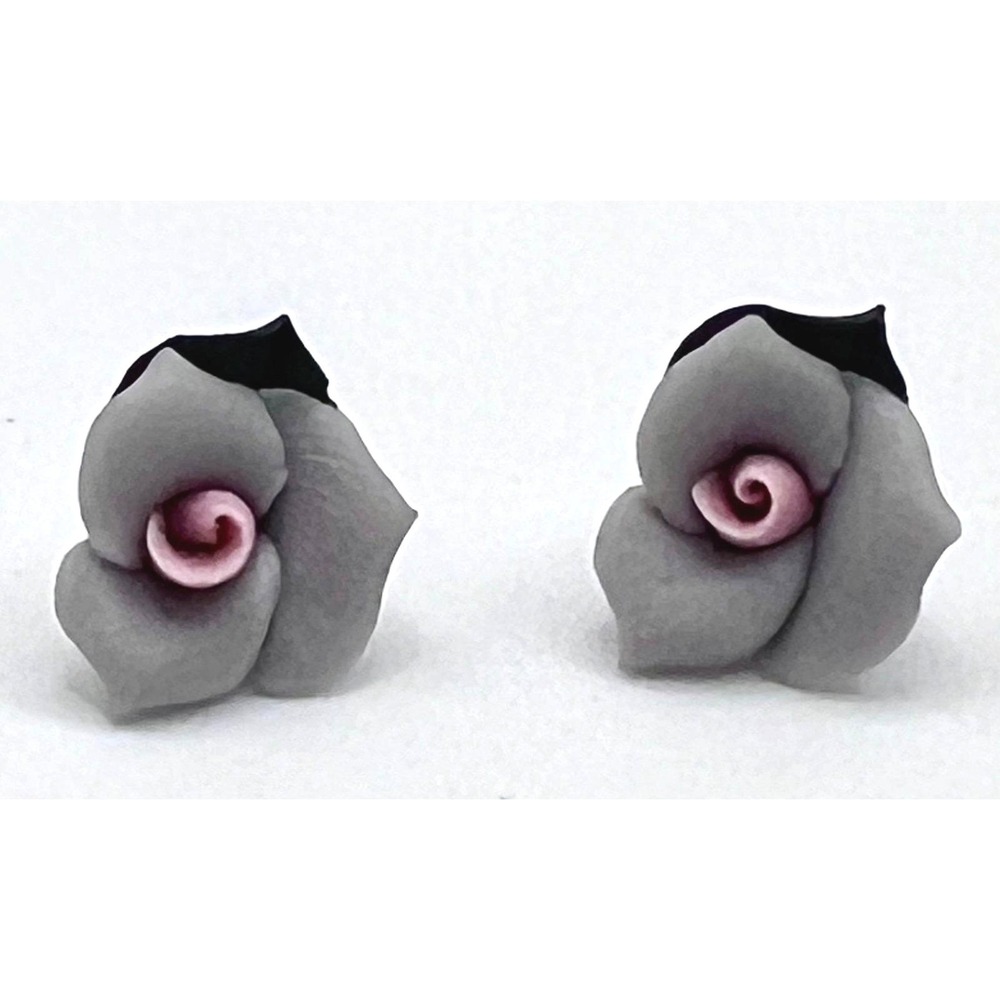 Vintage‎ Cottagecore Rose Stud Earrings Gray Floral Pink Center Romantic